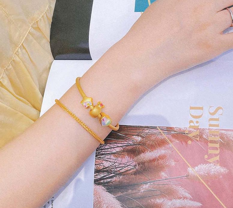 现在结婚都买什么金首饰,结婚3金一般买多少钱合适