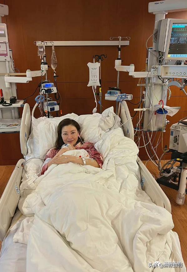 李嘉欣晒住院照评论,李嘉欣急救内情曝光