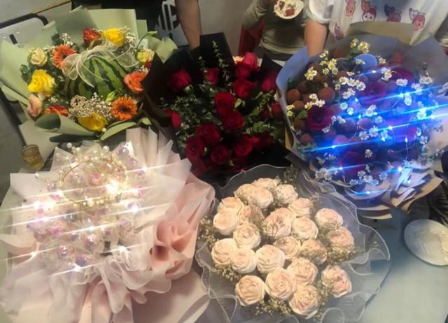 婆婆偷偷给儿媳过生日惊喜,婆婆给儿媳送东西感动