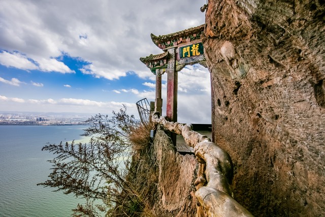 昆明西山龙门牌坊,昆明西山龙门风景区