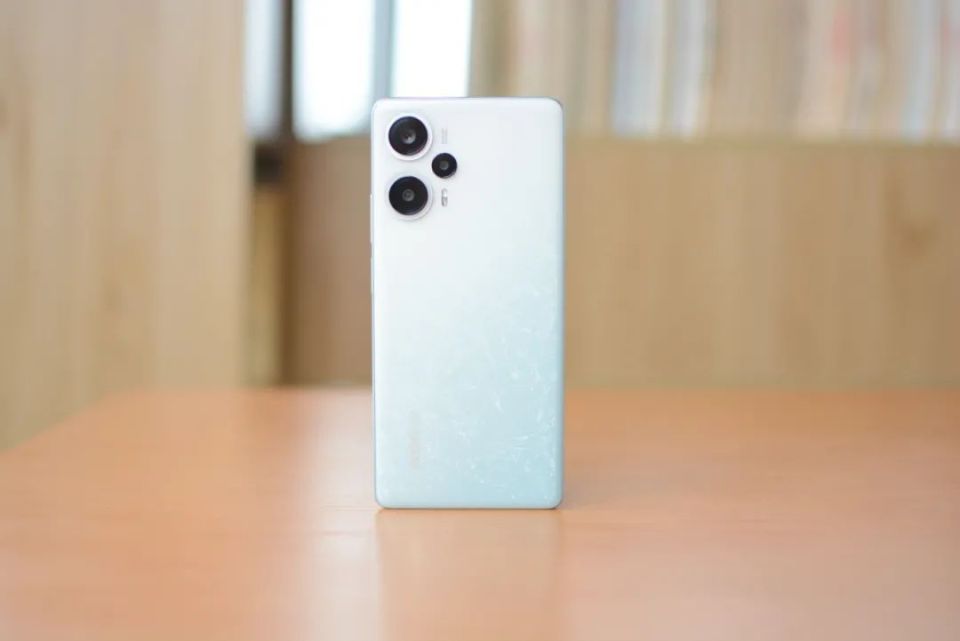 6月2500以内最值得入手的手机,热评最近最值得入手的手机有哪些