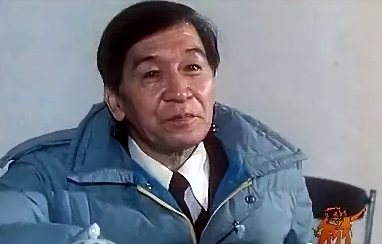 昔日男星康泰才华横溢心地善良人见人爱的银幕帅哥一生太不容易了