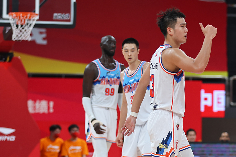 篮坛情侣,篮坛新秀