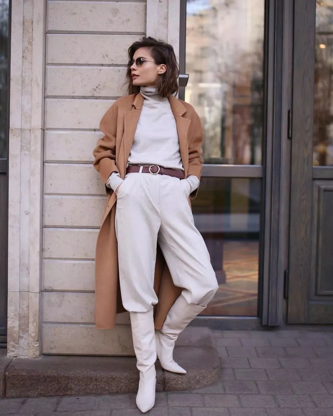 棕驼色大衣高级感穿搭,米驼棕大衣配什么颜色的内搭衬衫