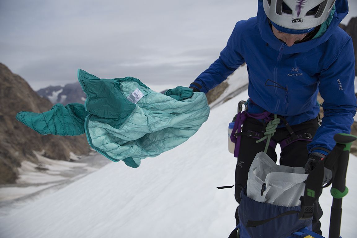 羽绒服正品和仿品差距大吗,品牌羽绒服好还是正品好