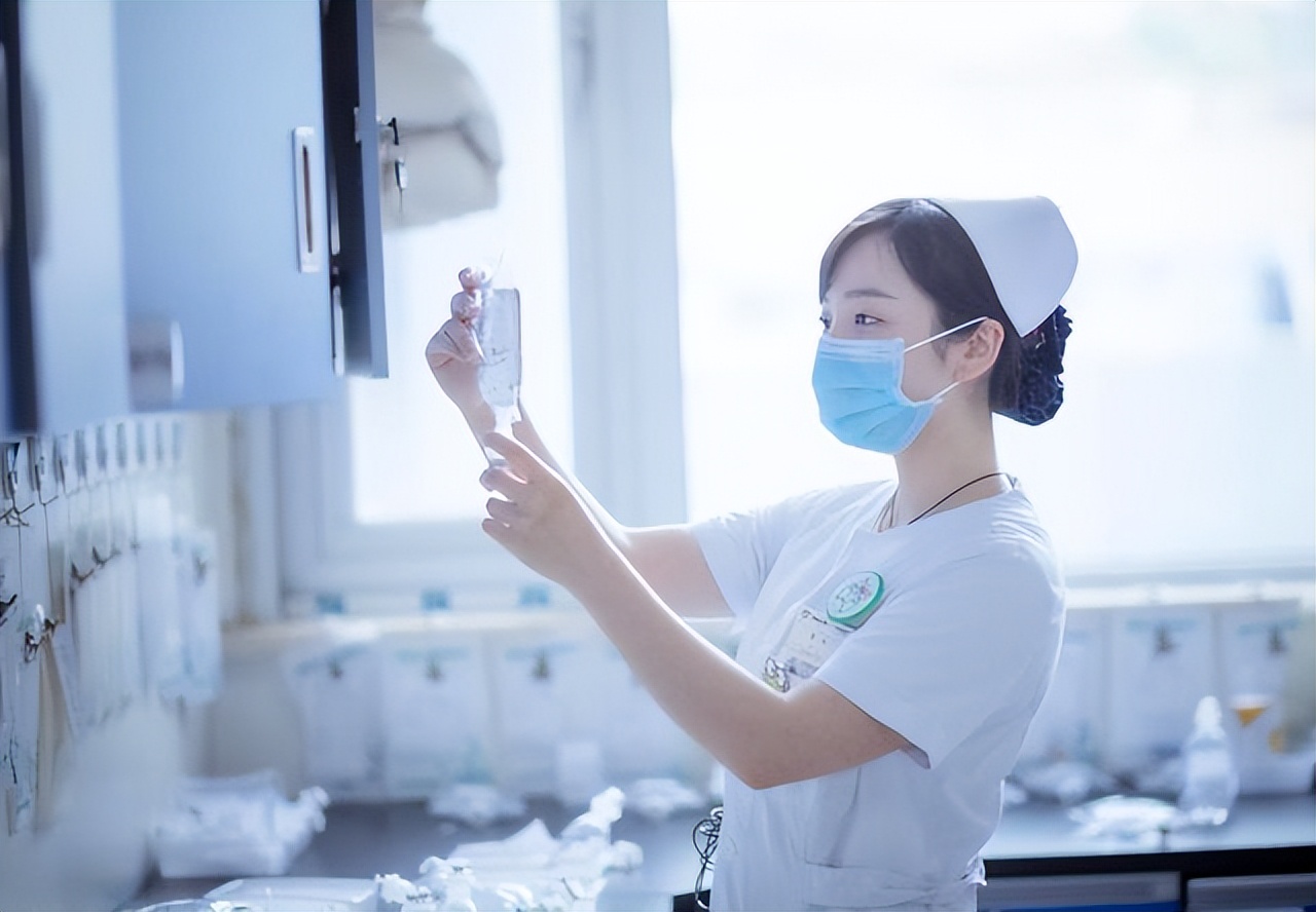 女护士处理男患者隐私部位时,会尴尬吗?告诉你实情!