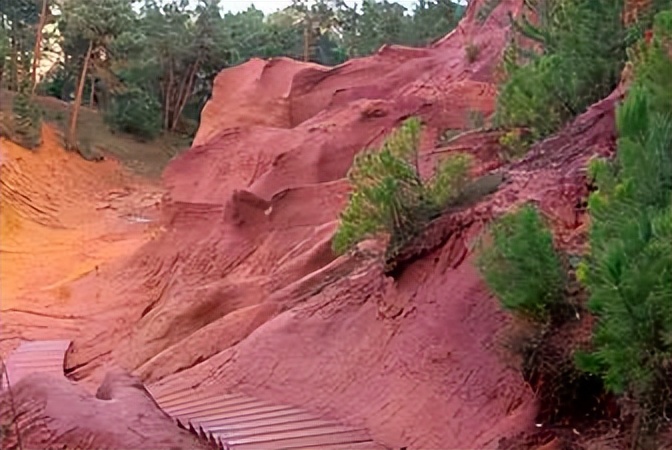 朱砂埋在土里有毒吗,朱砂埋在宅子里的危害