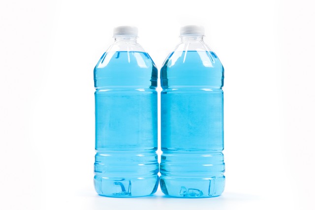 什么是汽车玻璃水,真正的汽车玻璃水是什么