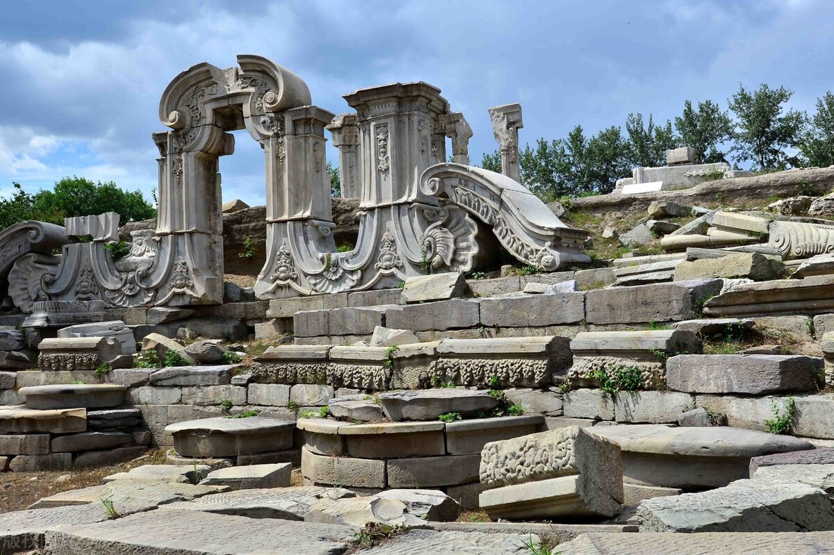 英女王伊丽莎白去世，皇冠名钻“光明之山”再次被推上风口浪尖