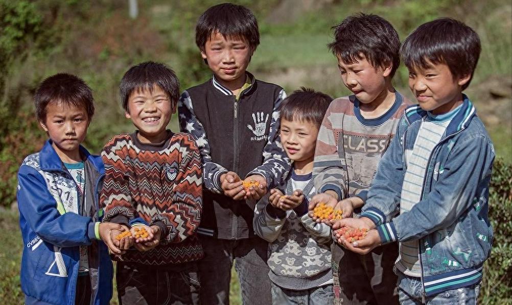 女大学生说穷人不该生娃,穷人不该生娃是哪个高材生说的