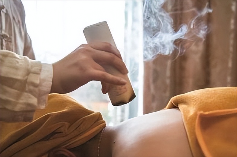 睡前在肚脐放点它，安神暖胃缓解痛经！夏天还能消小肚腩，快试试