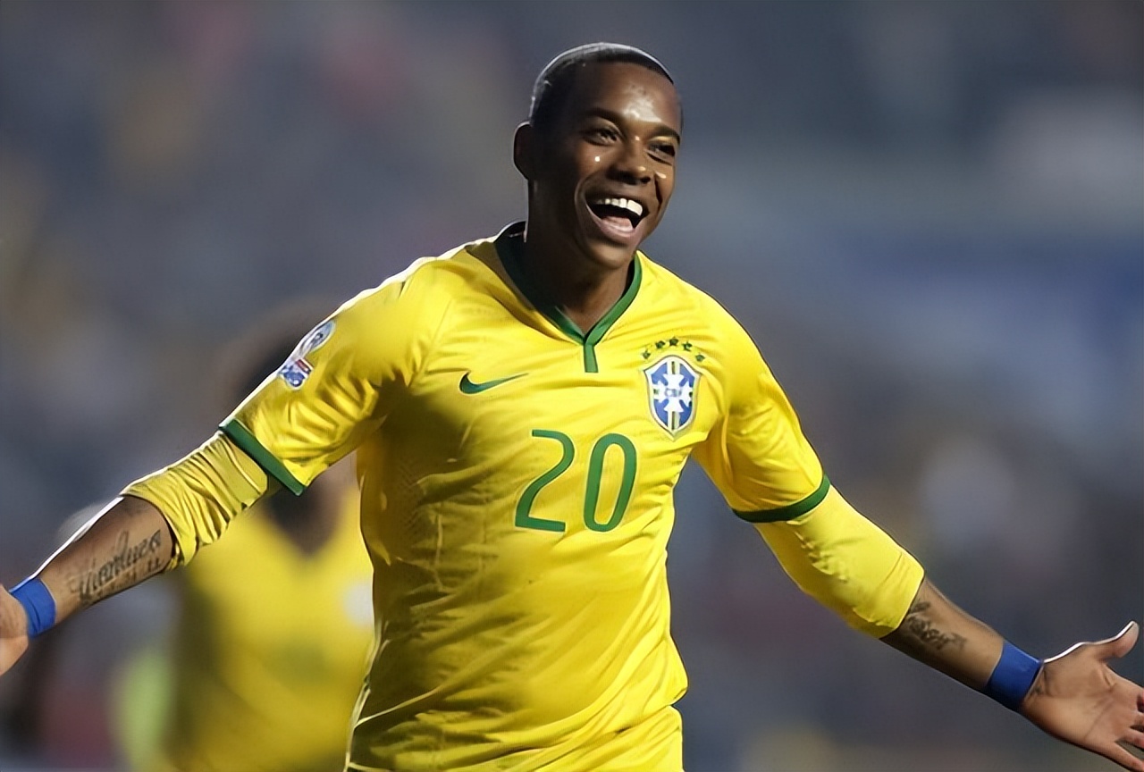 小罗的天赋加上c罗的自律,小罗梅西对足球贡献巨大