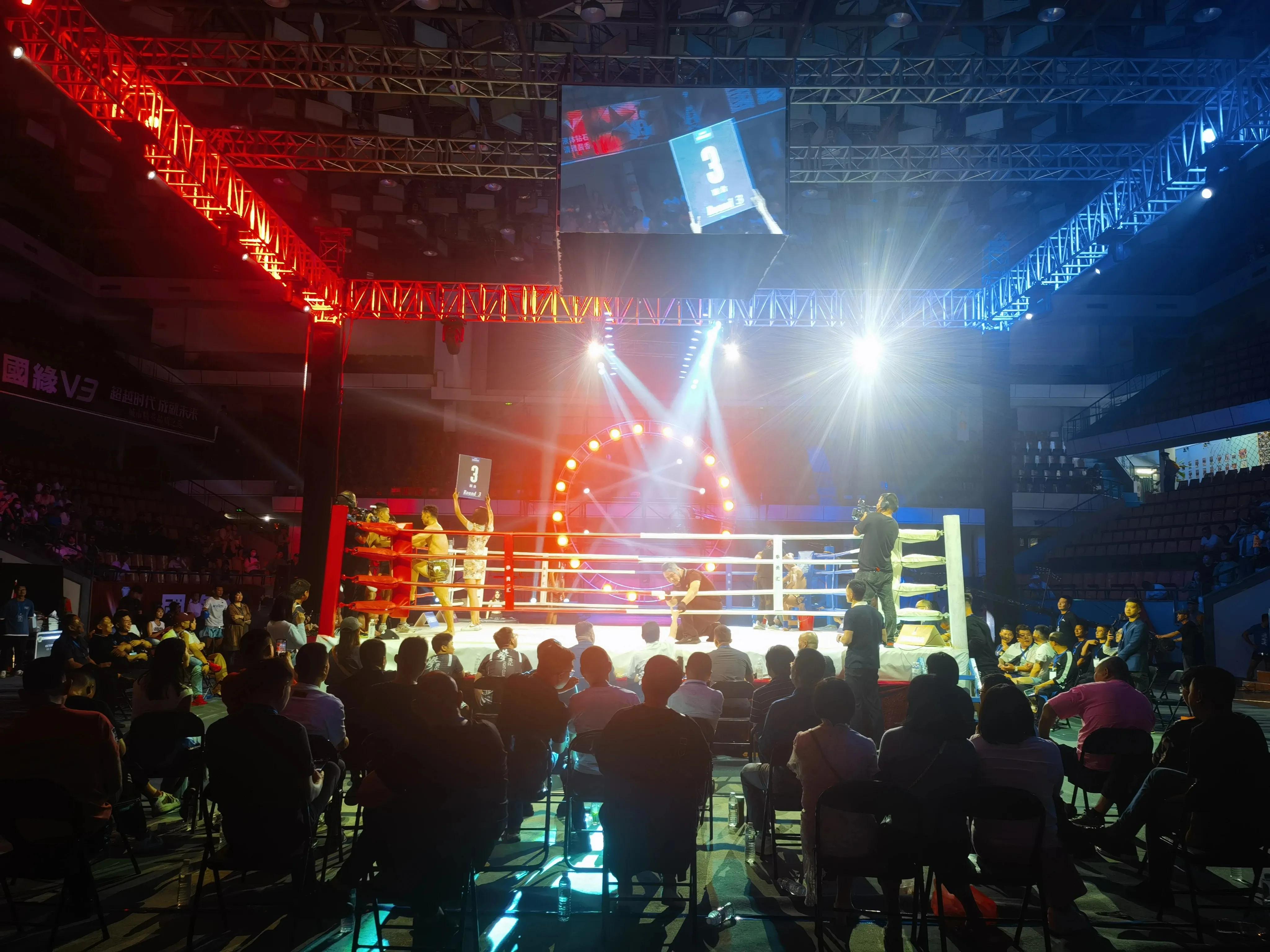 “淮城决”燃爆淮安！刘勇夺得WKA亚洲金腰带！