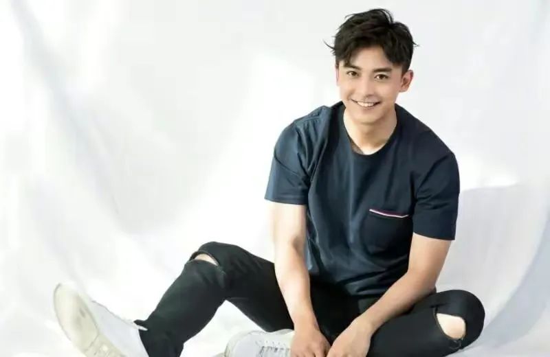 李佳航发文否认,李佳航足球言论