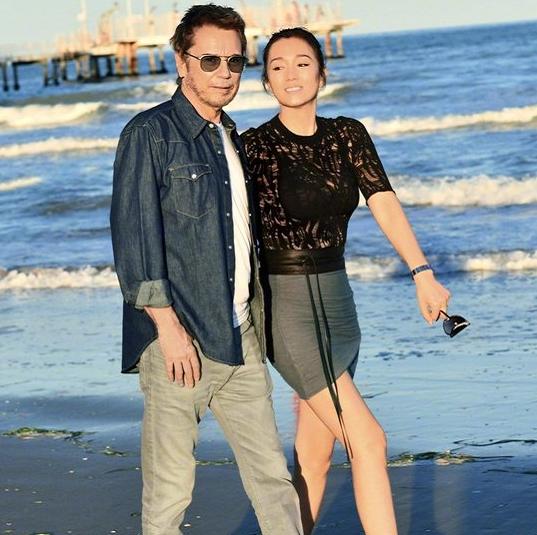 巩俐甘心嫁给70岁法国老头，成为他的第四任妻子，她为何这样选择