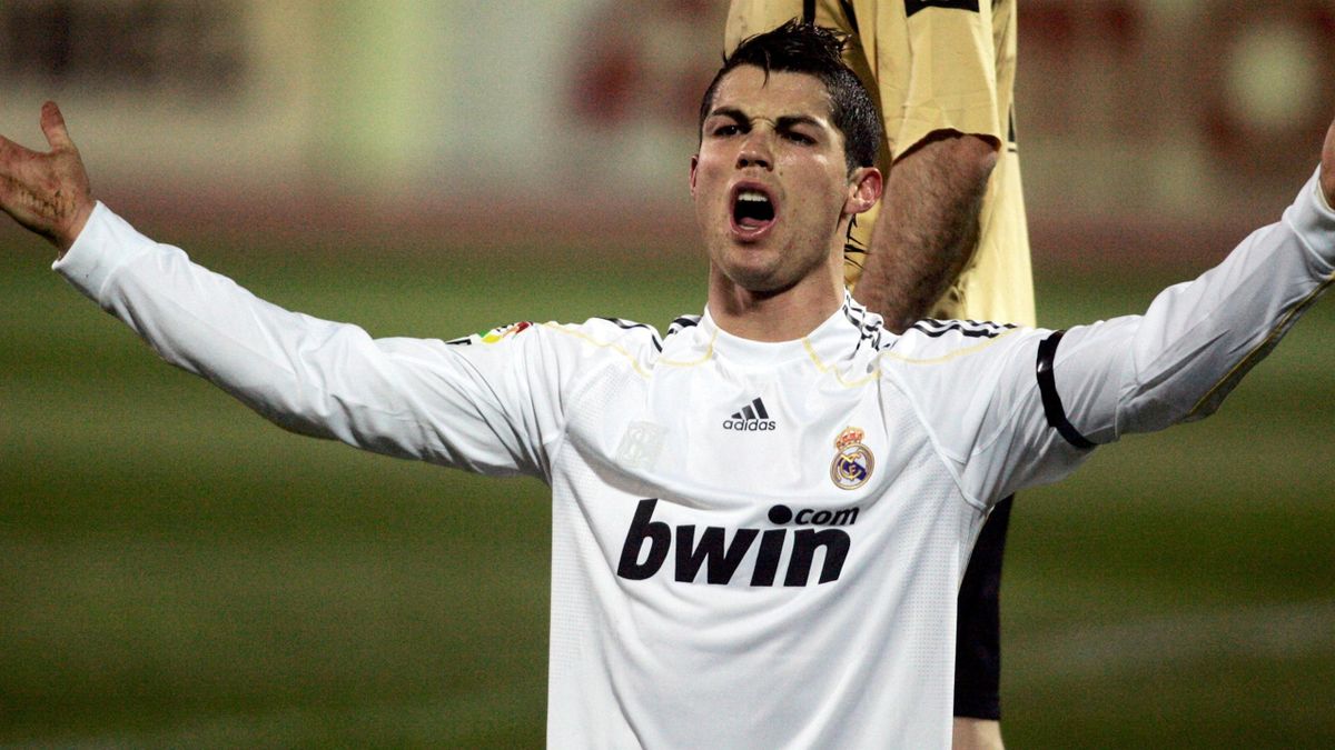 c罗足坛第一飞人,c罗是最全能的球员