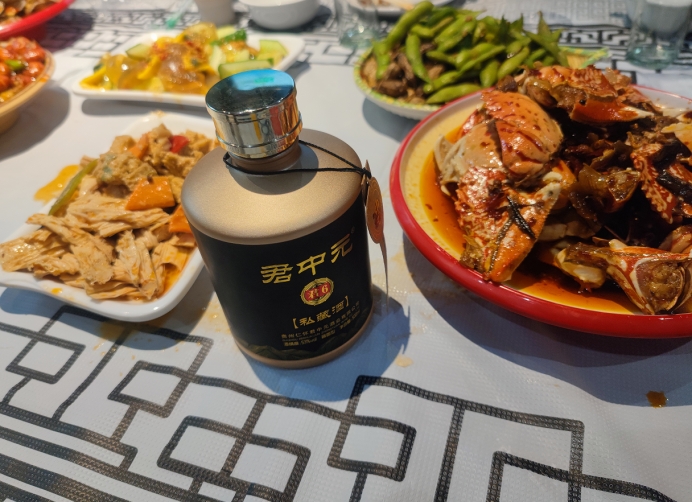 农村卖10块一斤的高粱酒是真的不,10块钱一斤的散装白酒怎么样