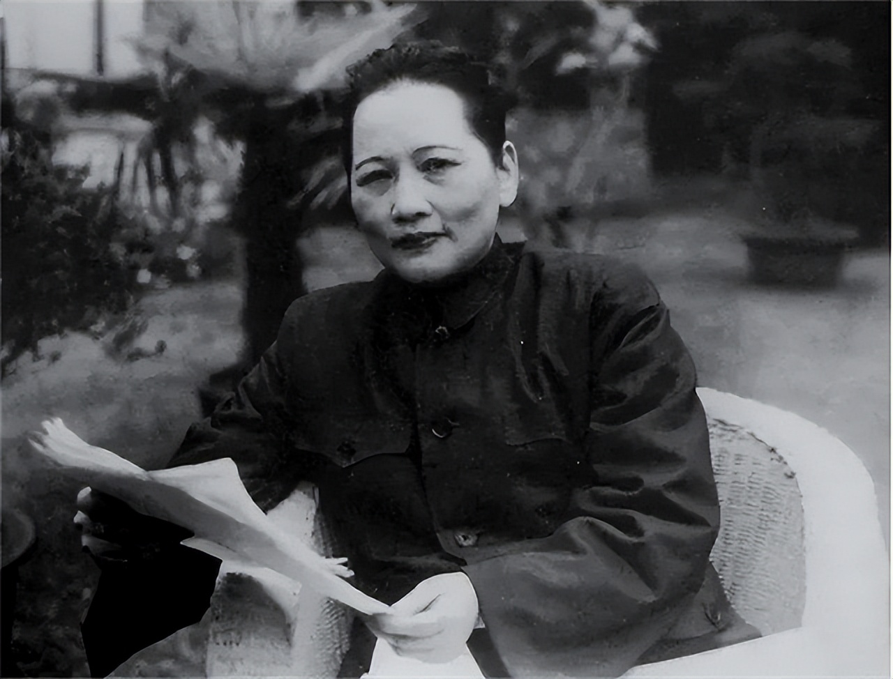 毛主席工资594元，周总理工资404元，但都没有宋庆龄的高，为何？