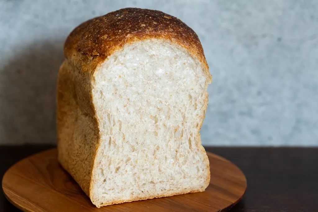 东京这位「面粉刺客」！每日使用15种面粉，混合制作40款面包