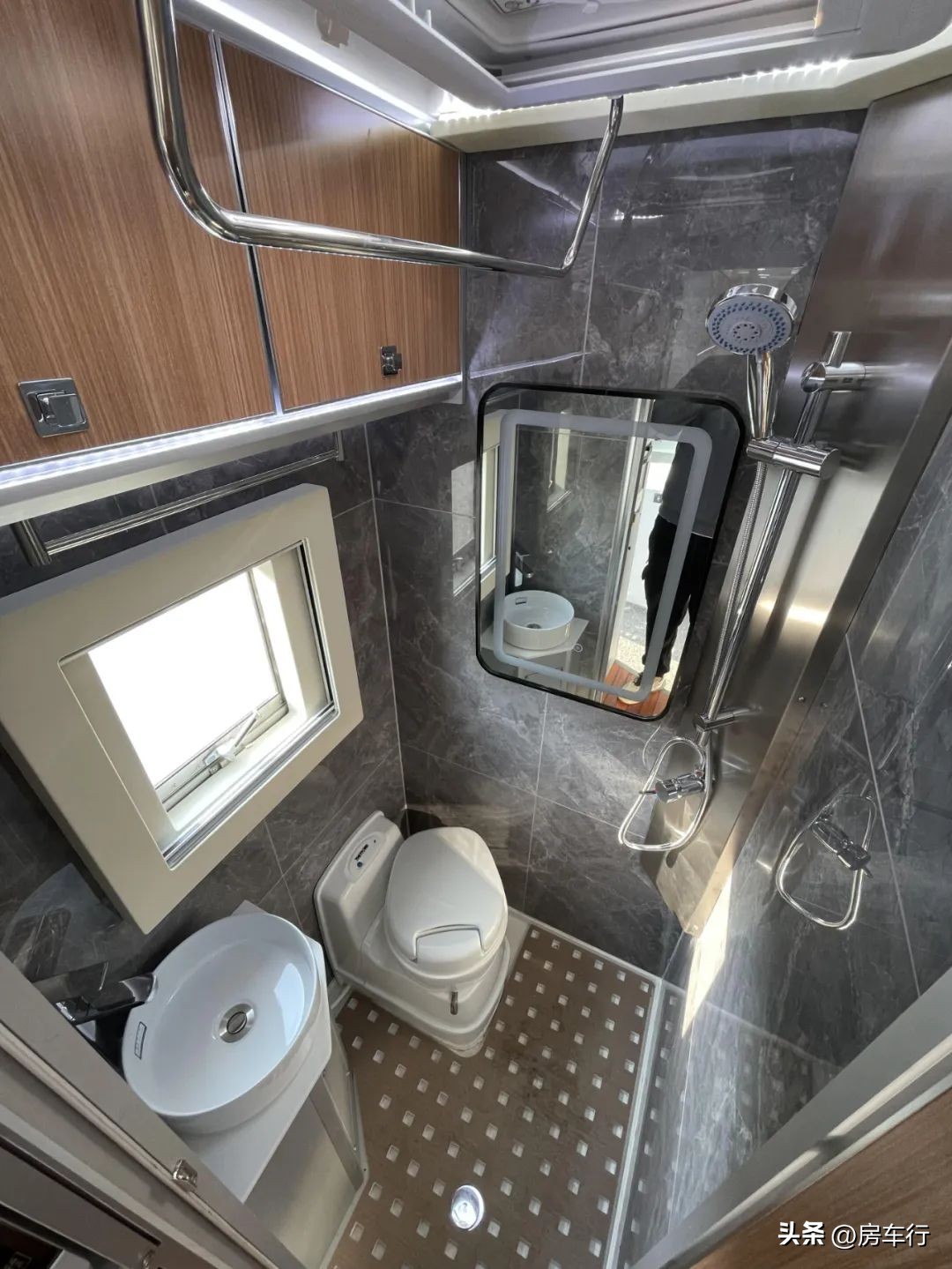 罗曼犀牛重卡越野房车,罗曼房车最新款