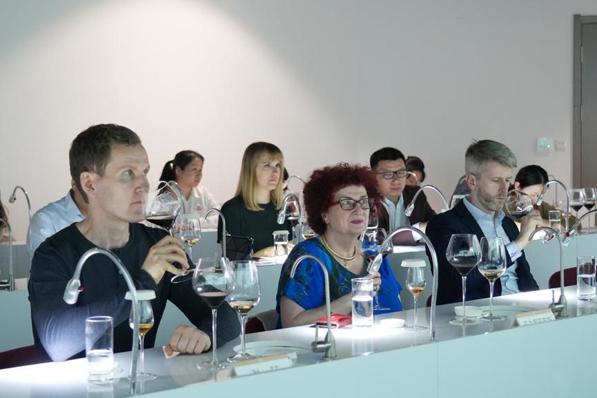 中国酒文化张裕葡萄酒,张裕茅台干红葡萄酒