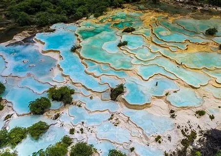 夏季四川旅游必去十大景点推荐,秋季四川旅游必去十大景点