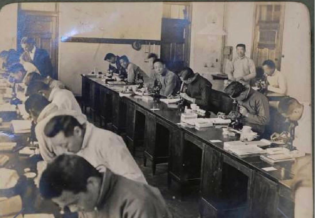 纳粹德国屠杀犹太女人,纳粹屠杀犹太妇女纪实