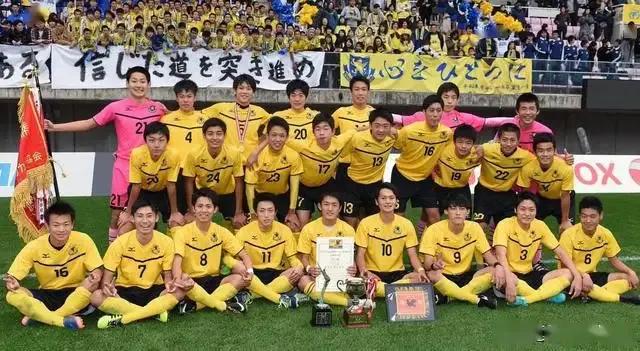 中国足球推倒重来又有何妨,中国足球甩掉包袱