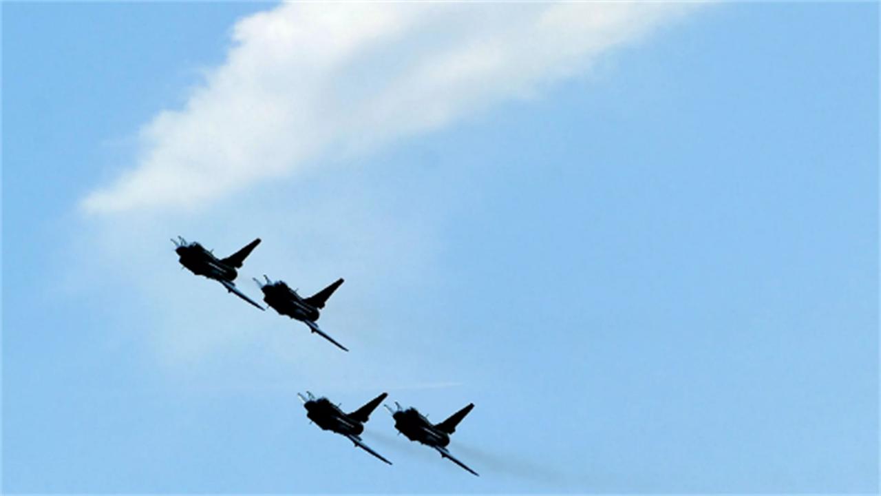 我军逼近24海里，台军威胁开火，话音刚落，规模最大美代表团窜台