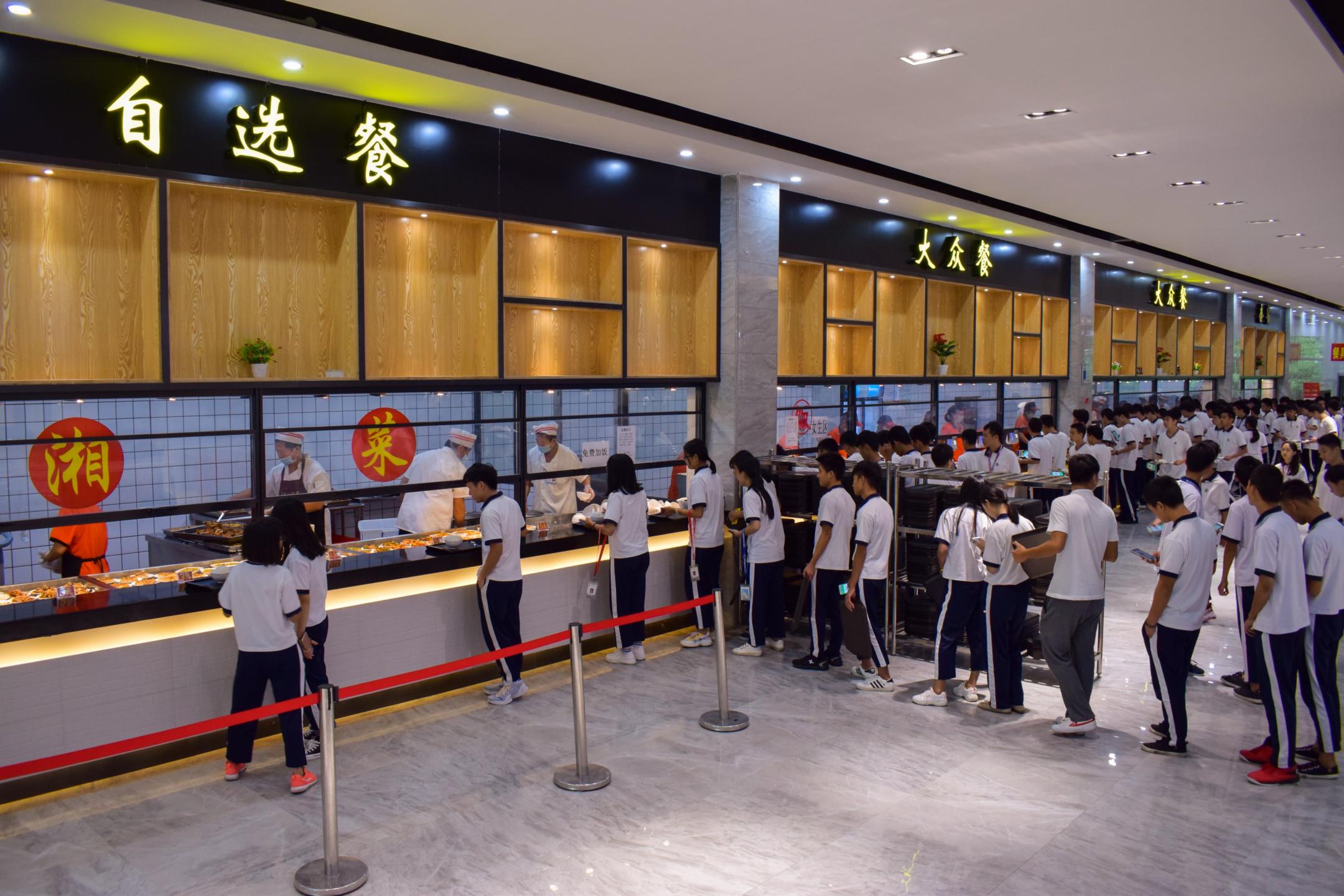 学校食堂事件后续家长最新消息,学校食堂与外卖员打起来事件新闻