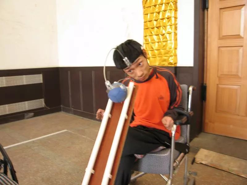 我和滚球作者：张励