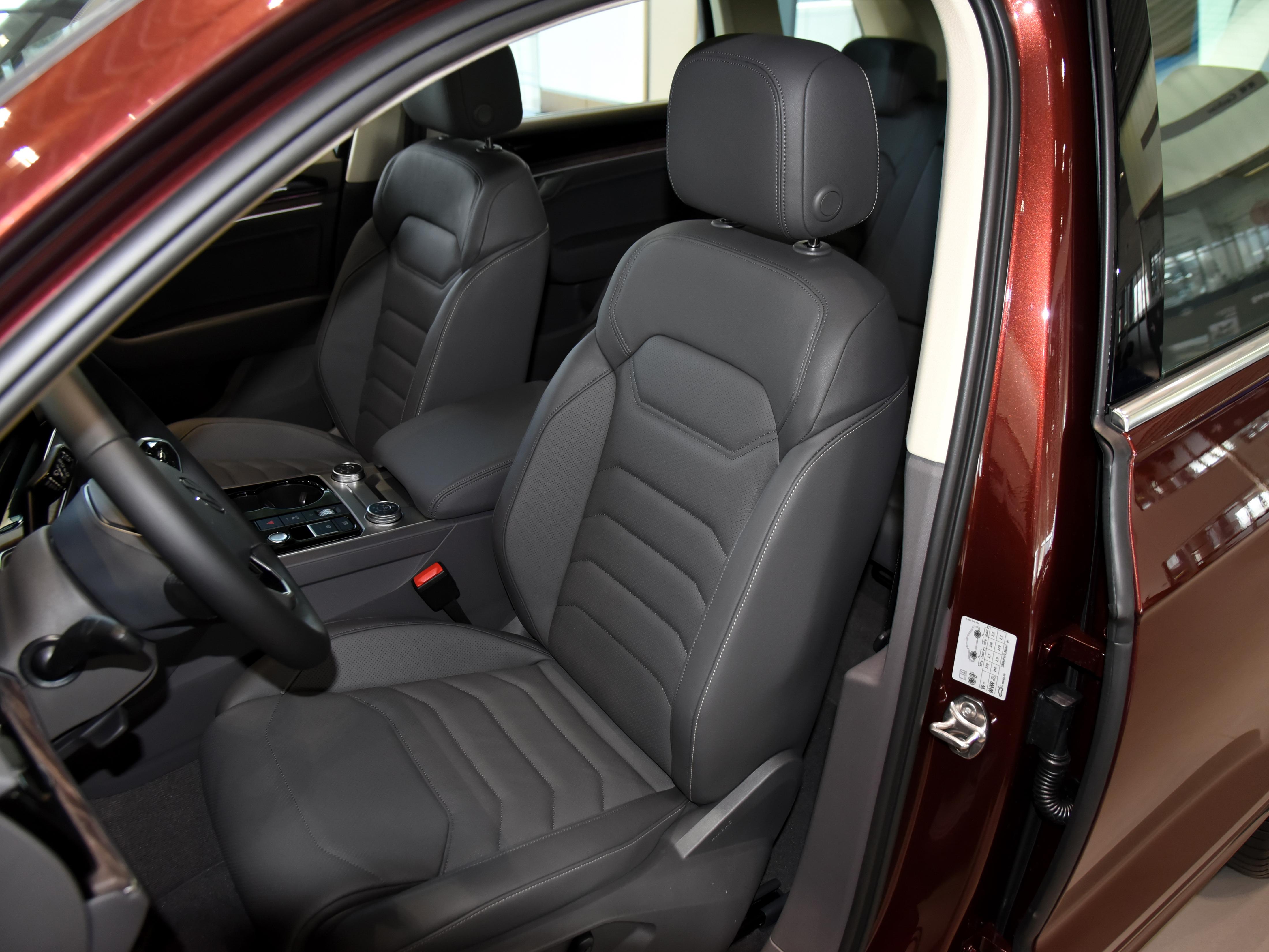 大众途锐和奥迪Q7对比,大众途锐与奥迪q7区别