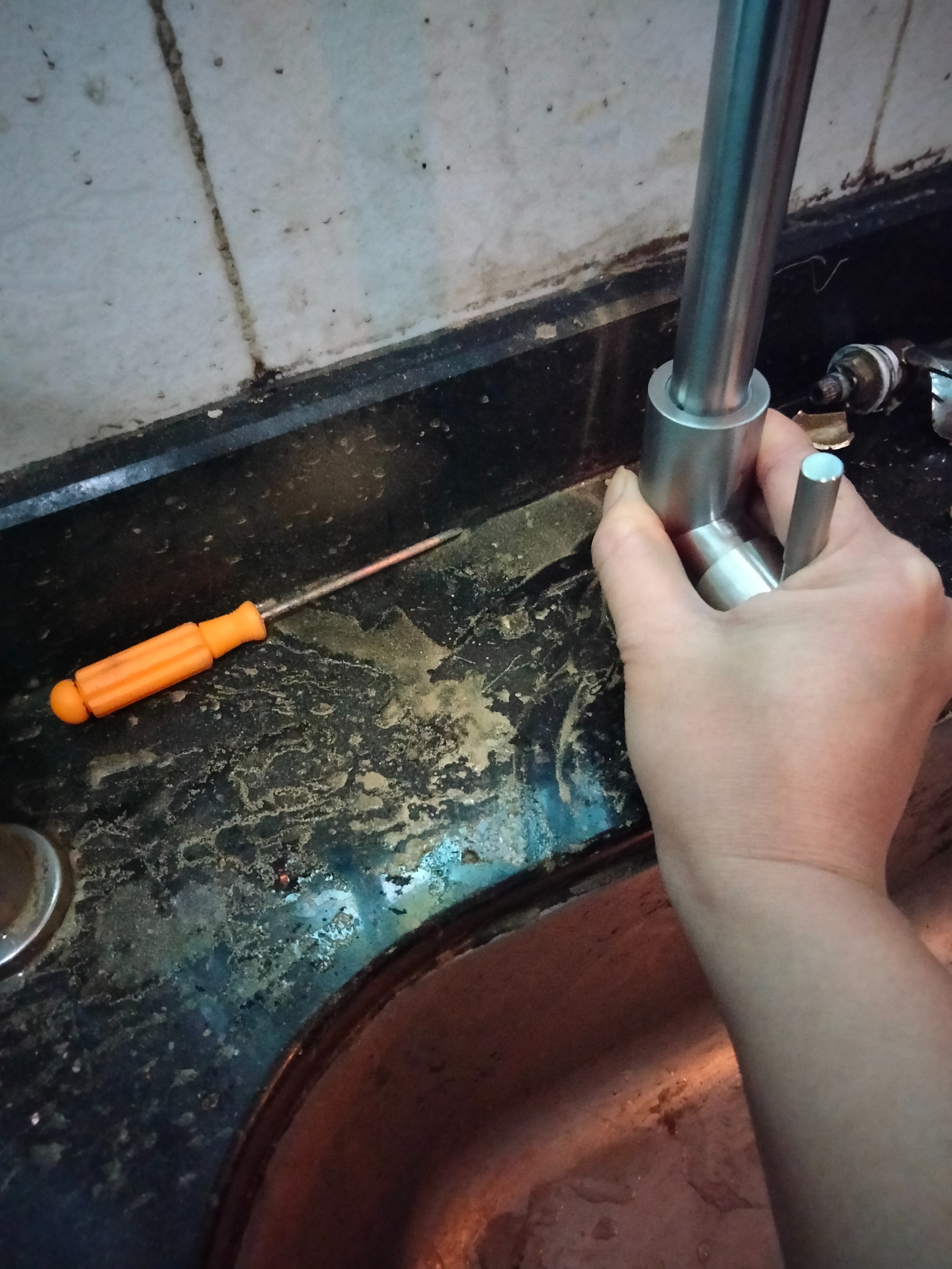 换个水龙头大概费用是多少钱,请师傅换个水龙头多少钱