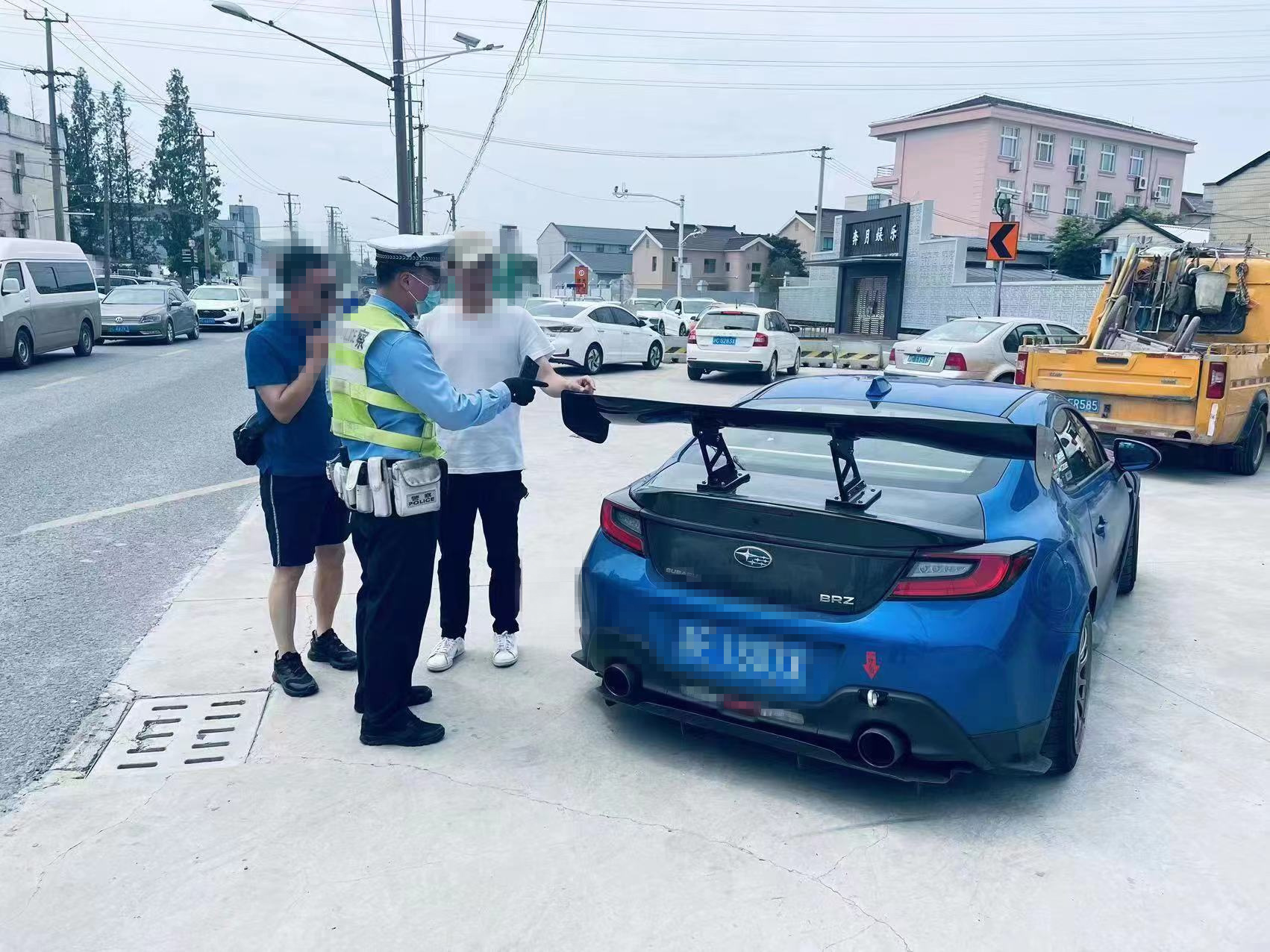 上海十大危险交通违法行为公布,上海飙车炸街整治