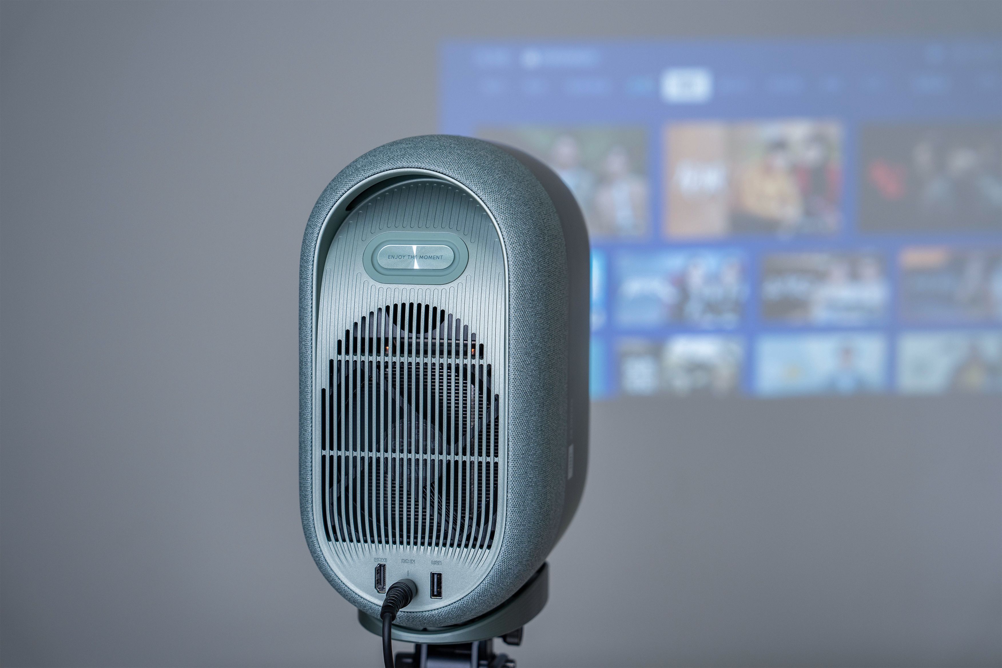 快乐星球对比极米投影仪,极米快乐星球