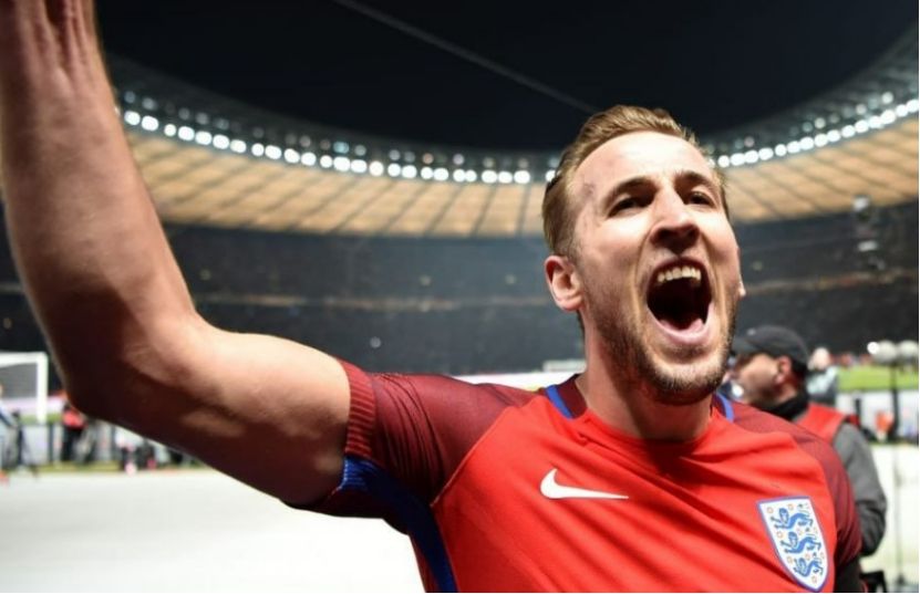 13年足球生涯零冠，他凭什么一年赚1千万？孙兴慜3个字指出原因