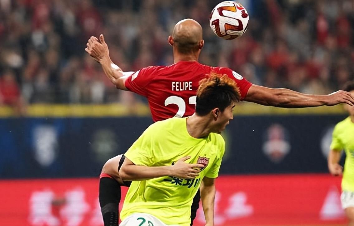 关于足球比赛的新闻报道,足球16:9