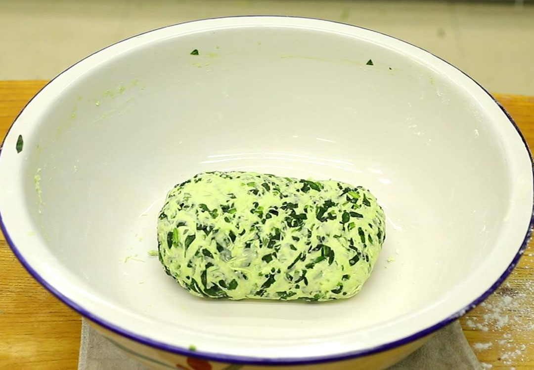 中老年人常吃五种食物补钙最好,中老年人喝牛奶还是奶粉补钙好