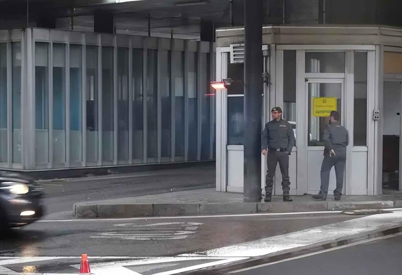 出国自备方便面,出国乘坐飞机可以带方便面吗