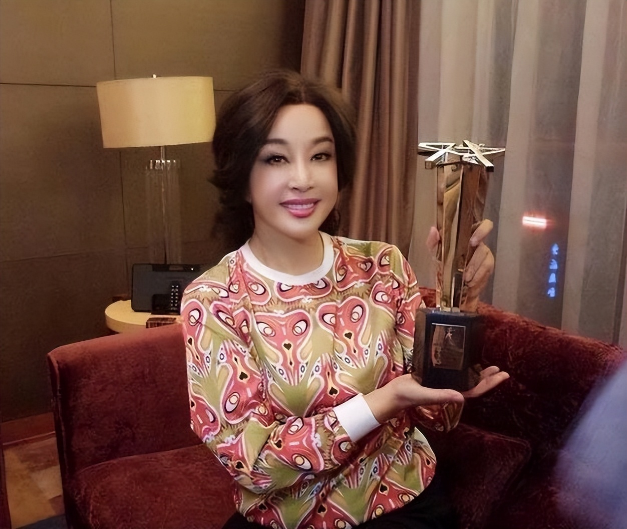 明星下颚骨整容后遗症,脸像鞋拔子怎么改善