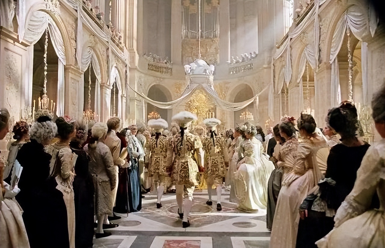 18世纪欧洲贵族穿衣过程,18世纪欧洲穿怎样的服装