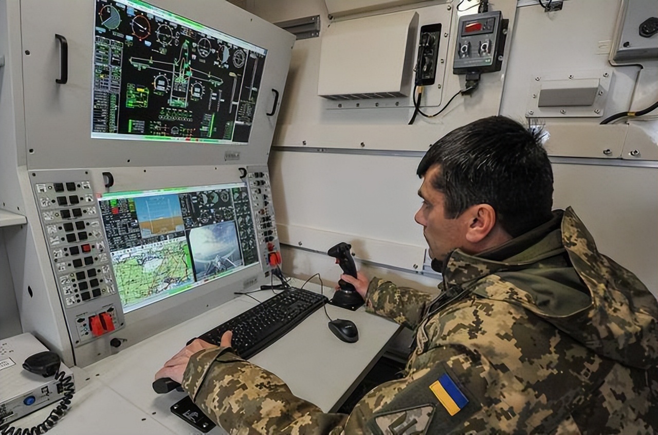 土耳其第一架援乌的无人机,土耳其s400军援乌克兰