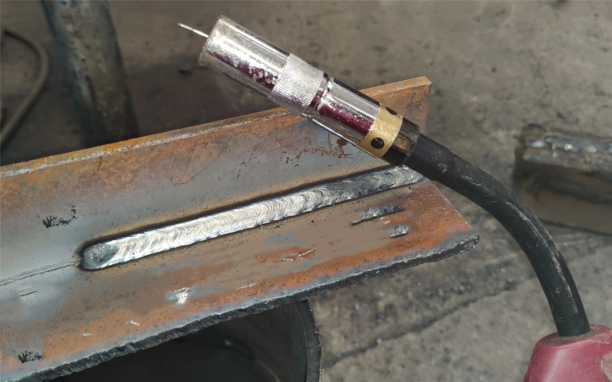 有手就行钢琴曲教学,怎么就能拿稳二保焊了