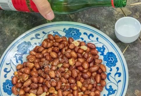 北京人的下酒菜猪头肉花生米,北京人最喜欢吃什么下酒菜