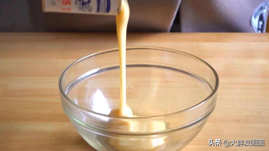 只用一块巧克力做甜点,只用三种材料做巧克力慕斯