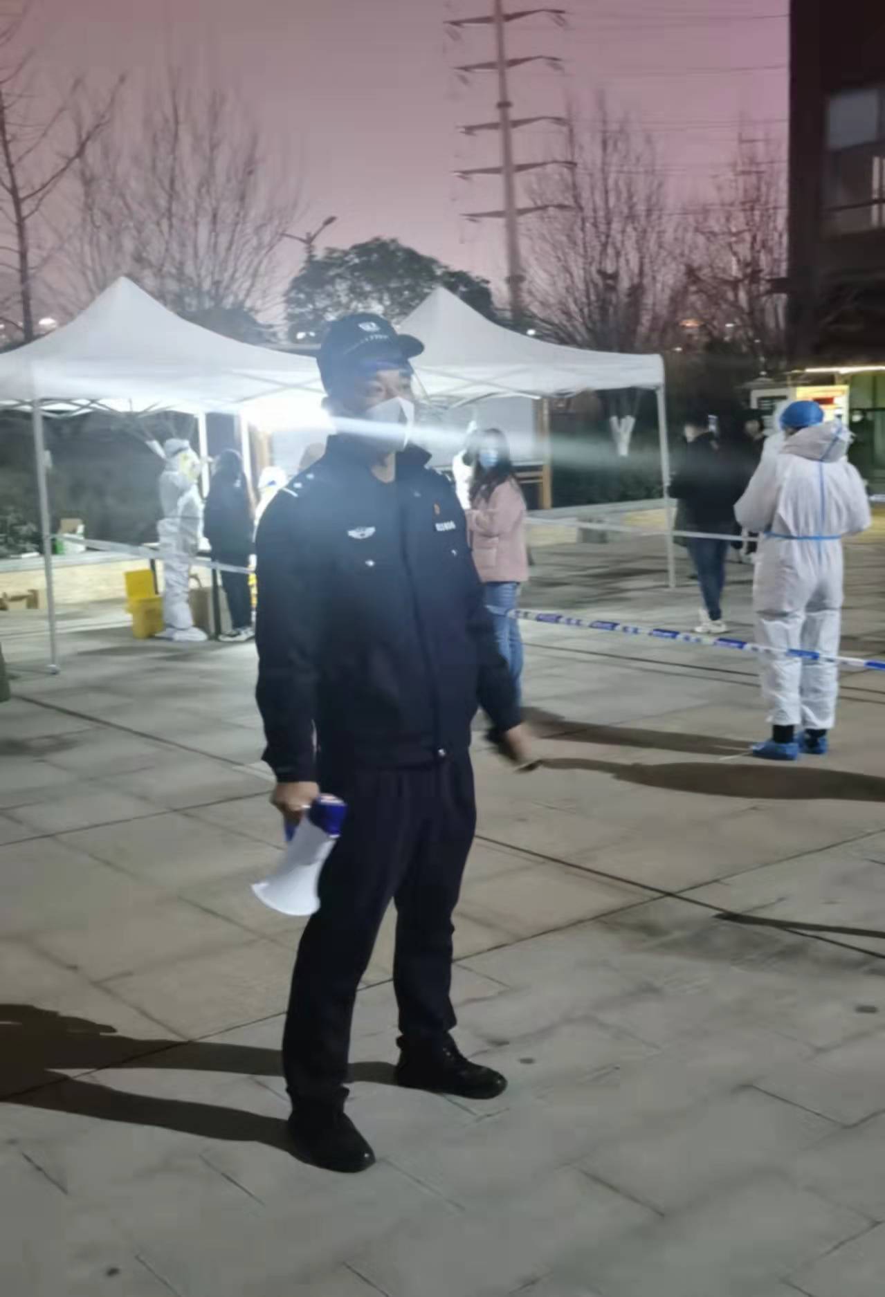 最美出征一诺无悔——西安公安高新分局东大派出所副所长郑歆工作侧记