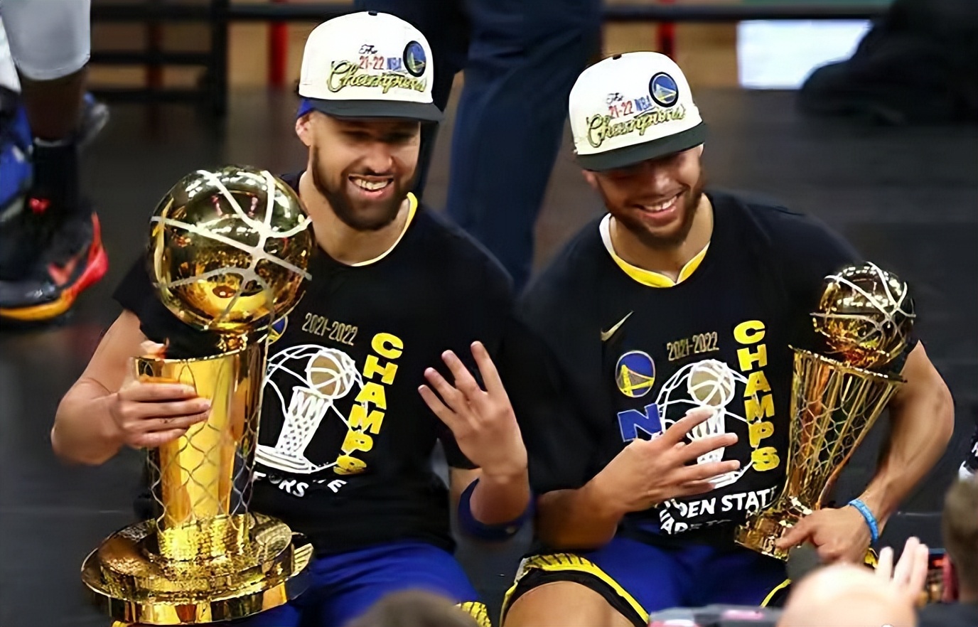 2人签超级顶薪,勇士创神级纪录,湖人篮网酝酿大交易,KD太难了