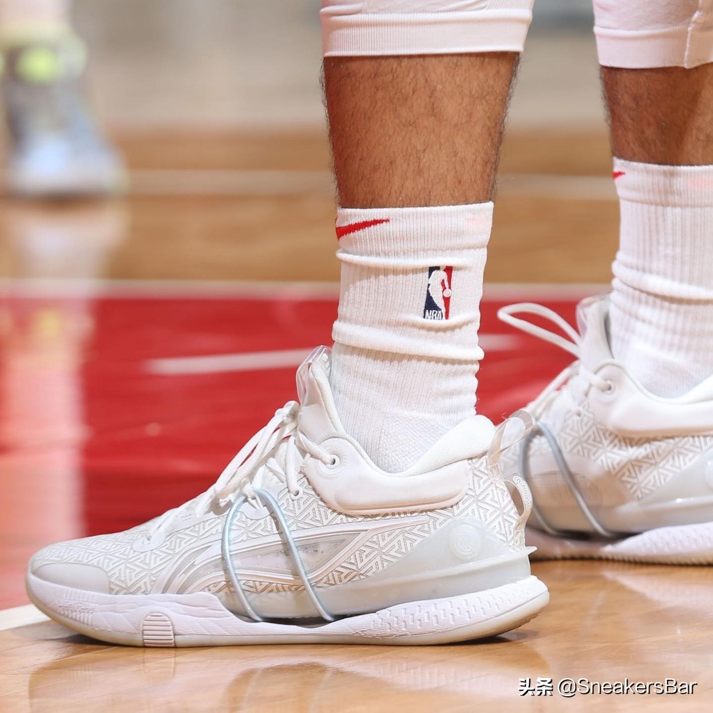 今日nba球星上脚球鞋一览 (nba球星球鞋每日上脚詹姆斯)