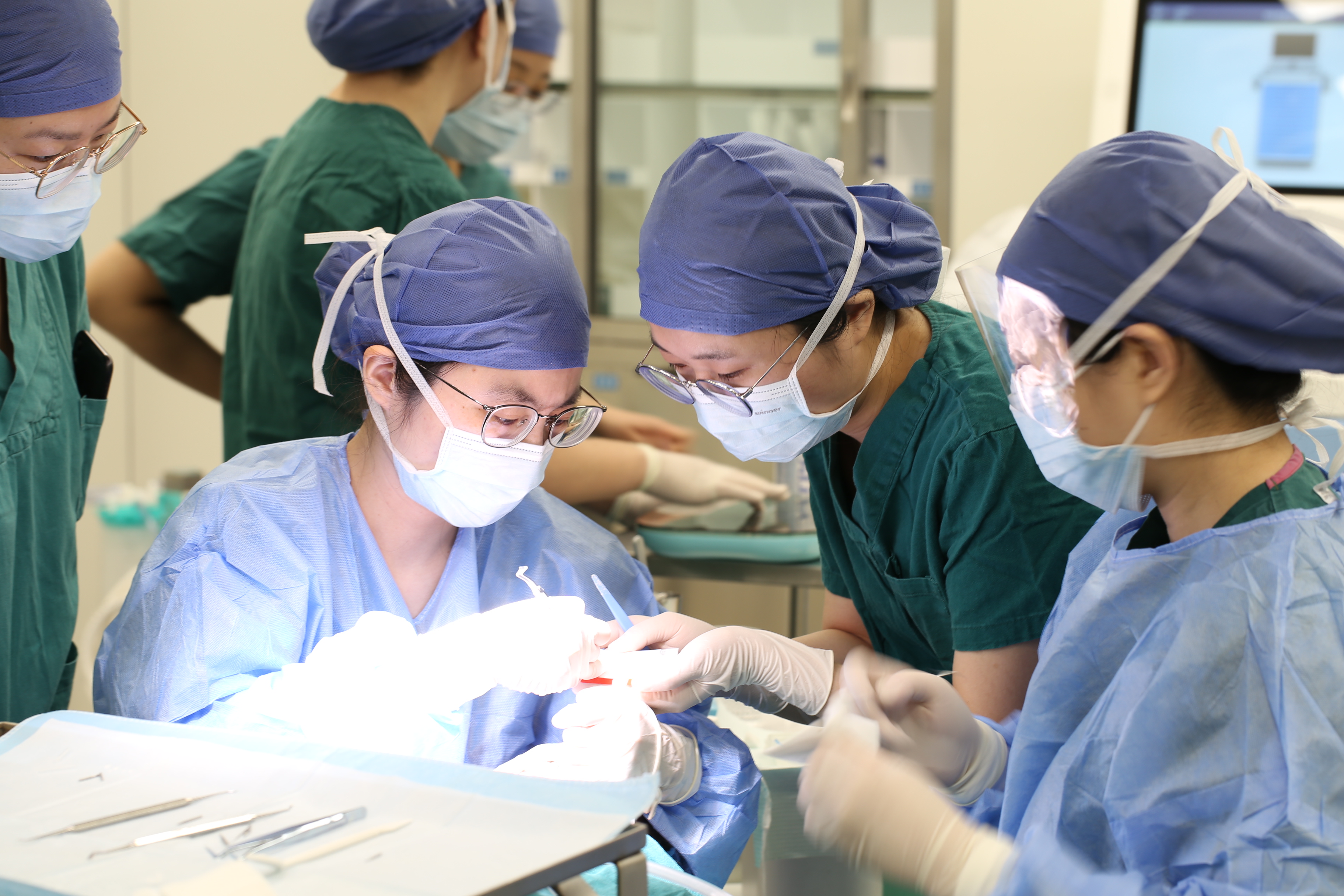 4岁女童竟有10颗蛀牙，协和金银湖院区“舒适医疗”打消嗜甜儿就医恐惧