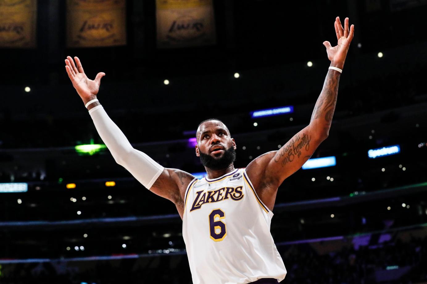 2022年詹姆斯收入,詹姆斯至今薪资多少亿了